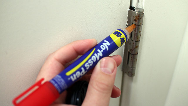 WD-40 No-Mess Pen Draws On Lubrication